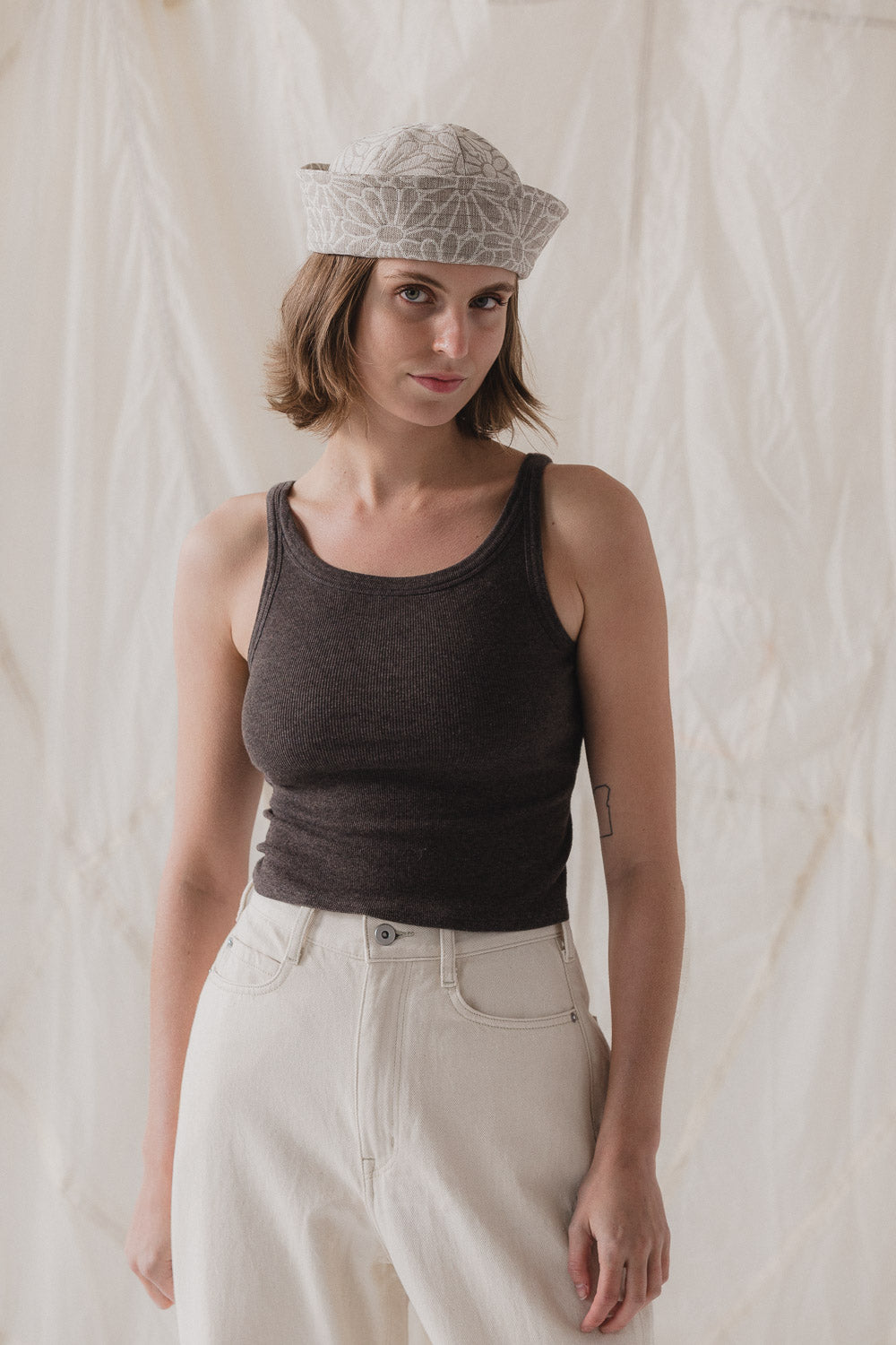 Marée Hat in Daisy Jacquard Linen