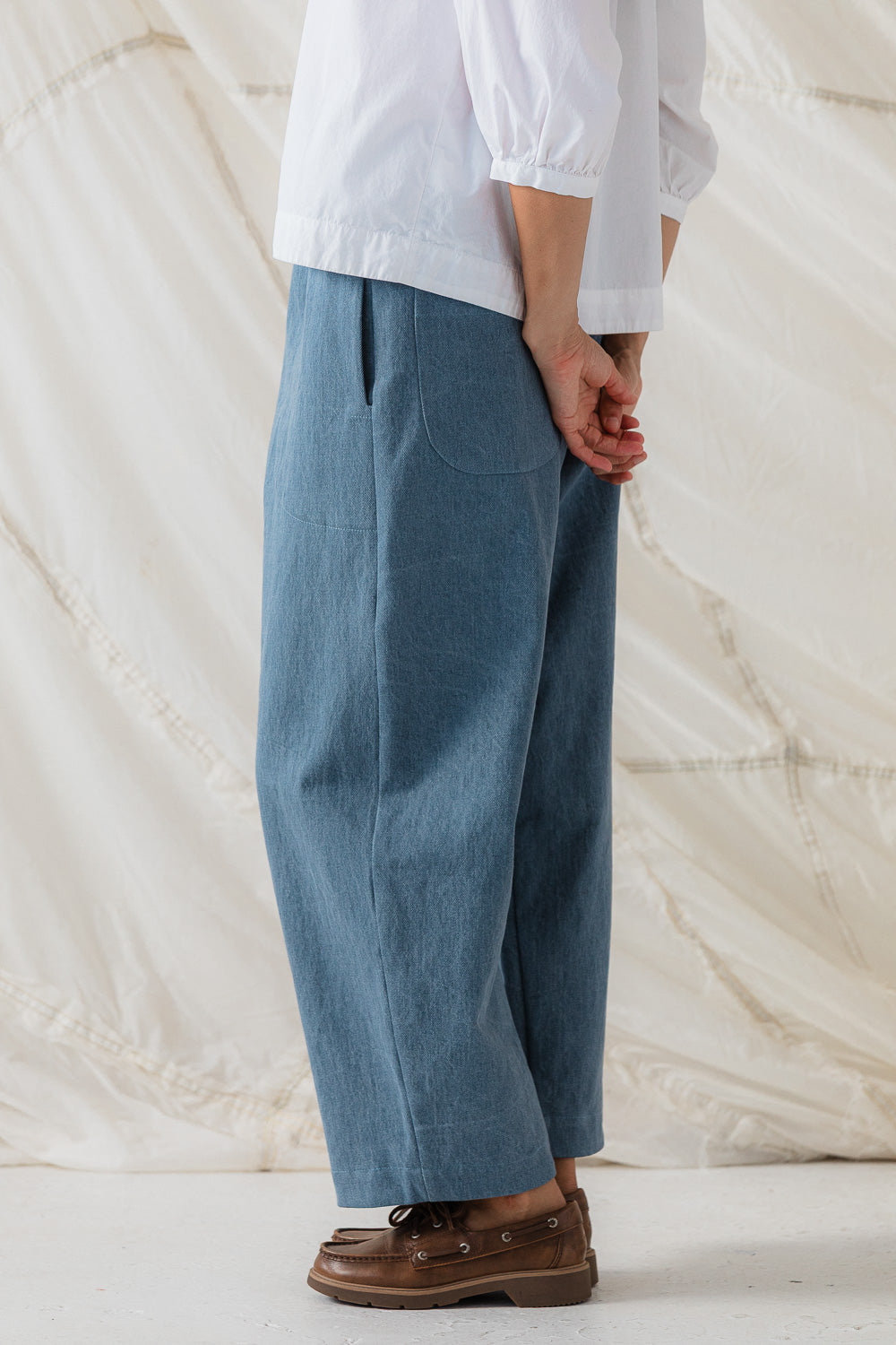 Nuria Barrel Pant in Weathered Denim