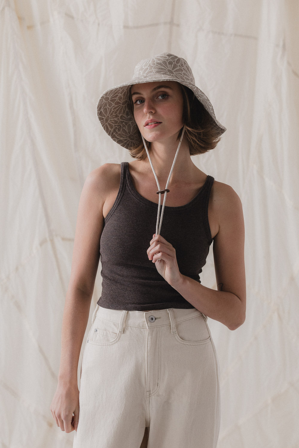 Gardener's Hat in Daisy Jacquard Linen