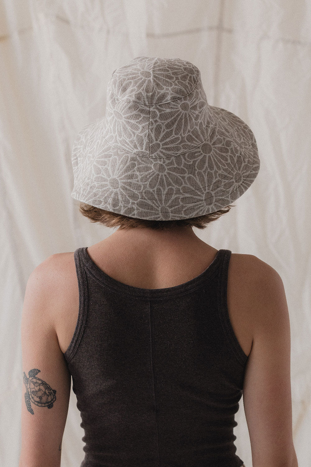 Gardener's Hat in Daisy Jacquard Linen