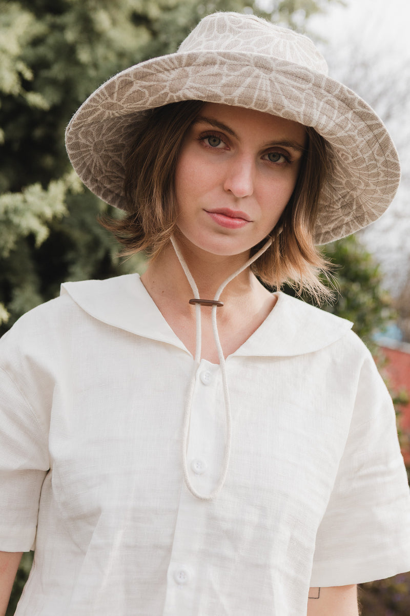 Gardener's Hat in Daisy Jacquard Linen