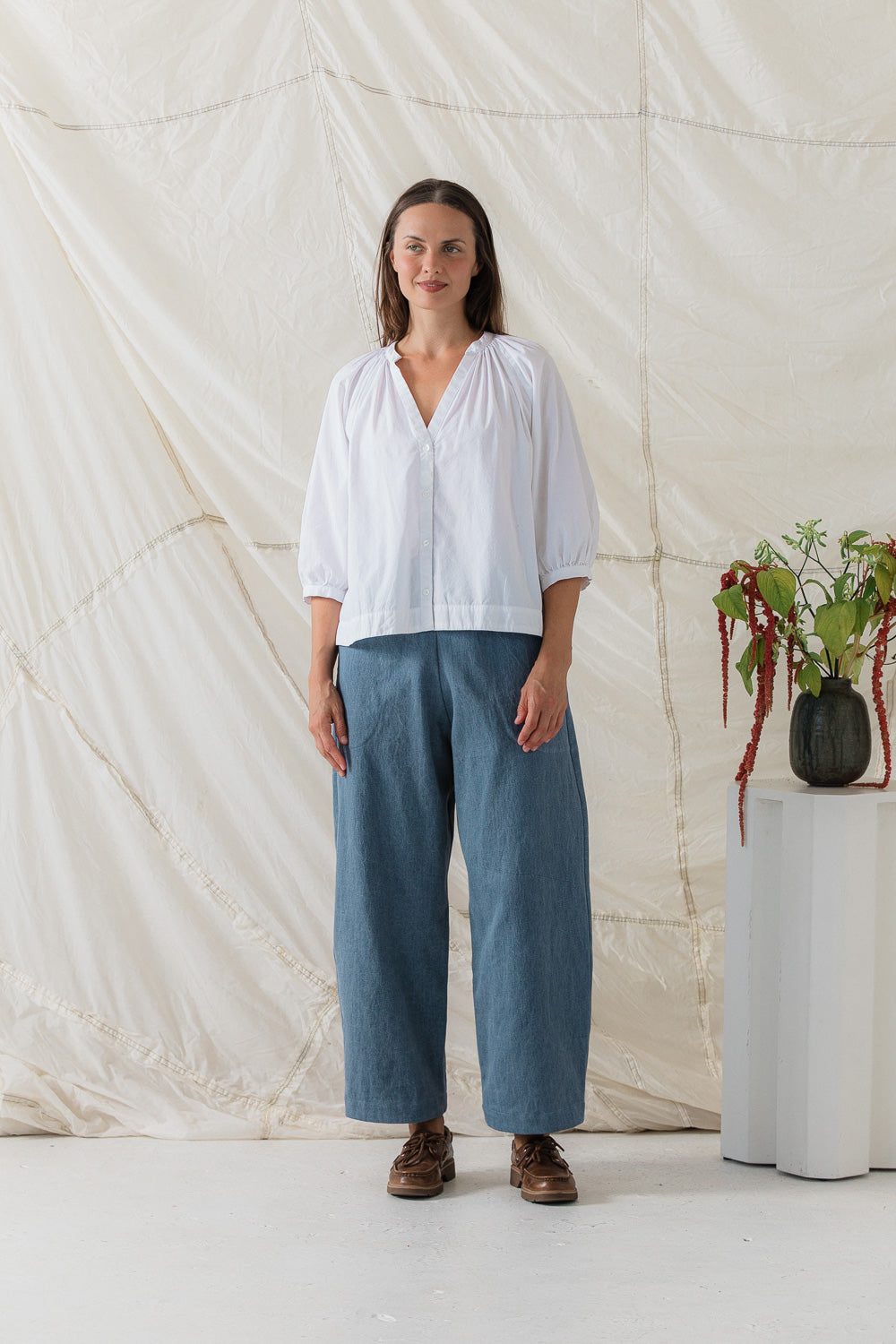 Nuria Barrel Pant in Weathered Denim