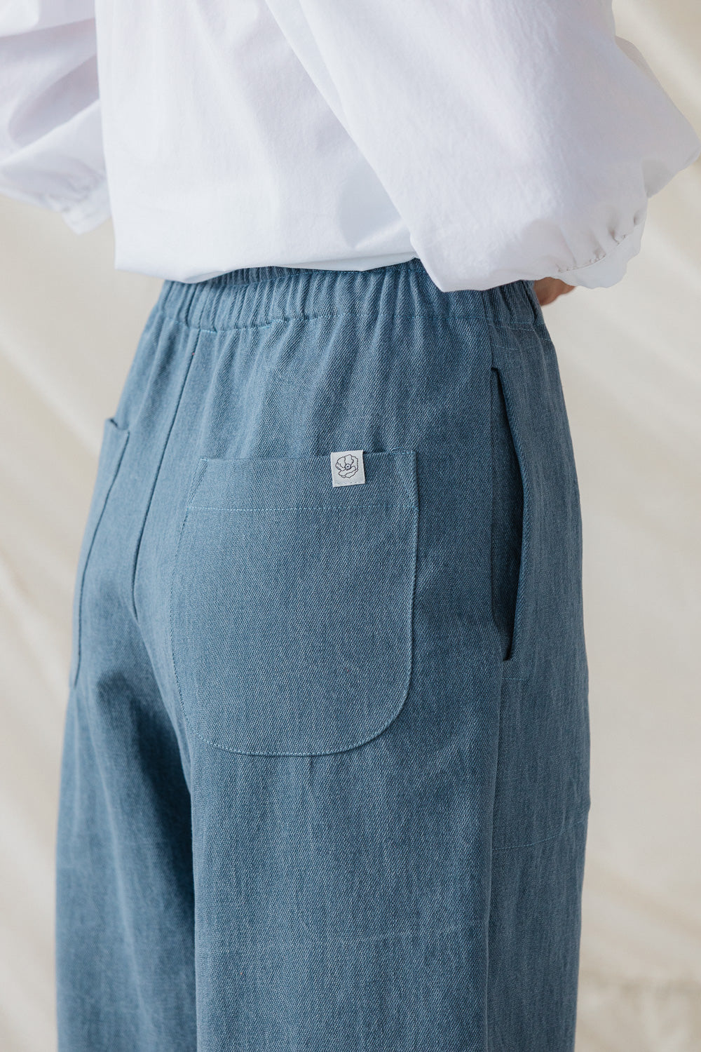 Nuria Barrel Pant in Weathered Denim