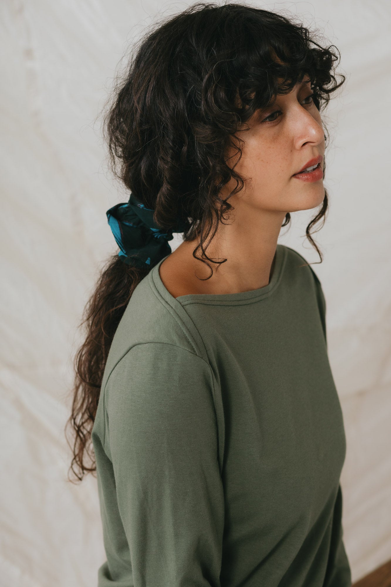 Boatneck Tee in Artichoke
