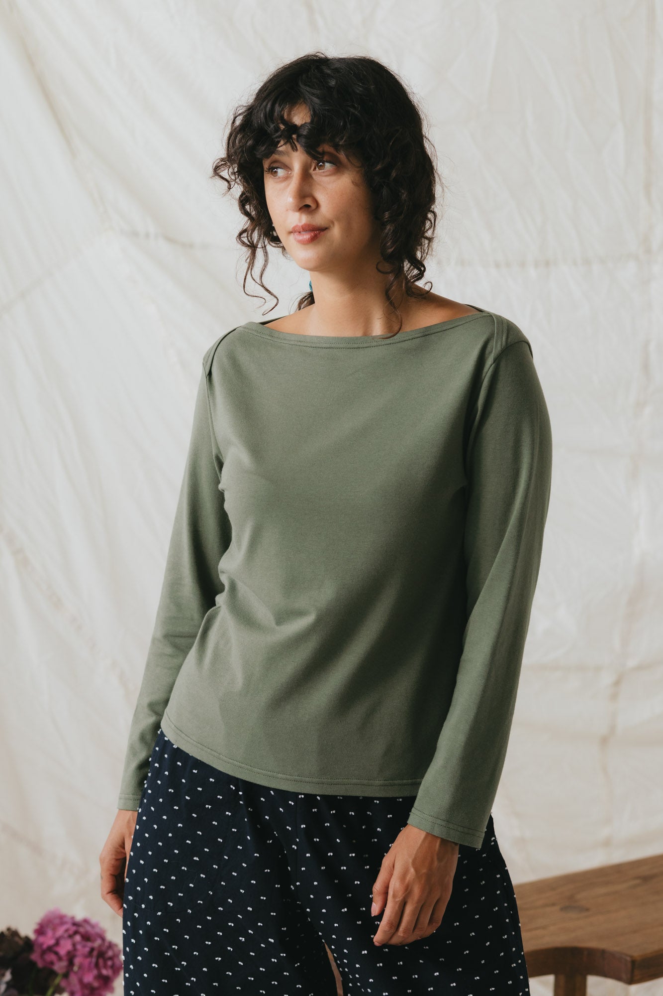 Boatneck Tee in Artichoke