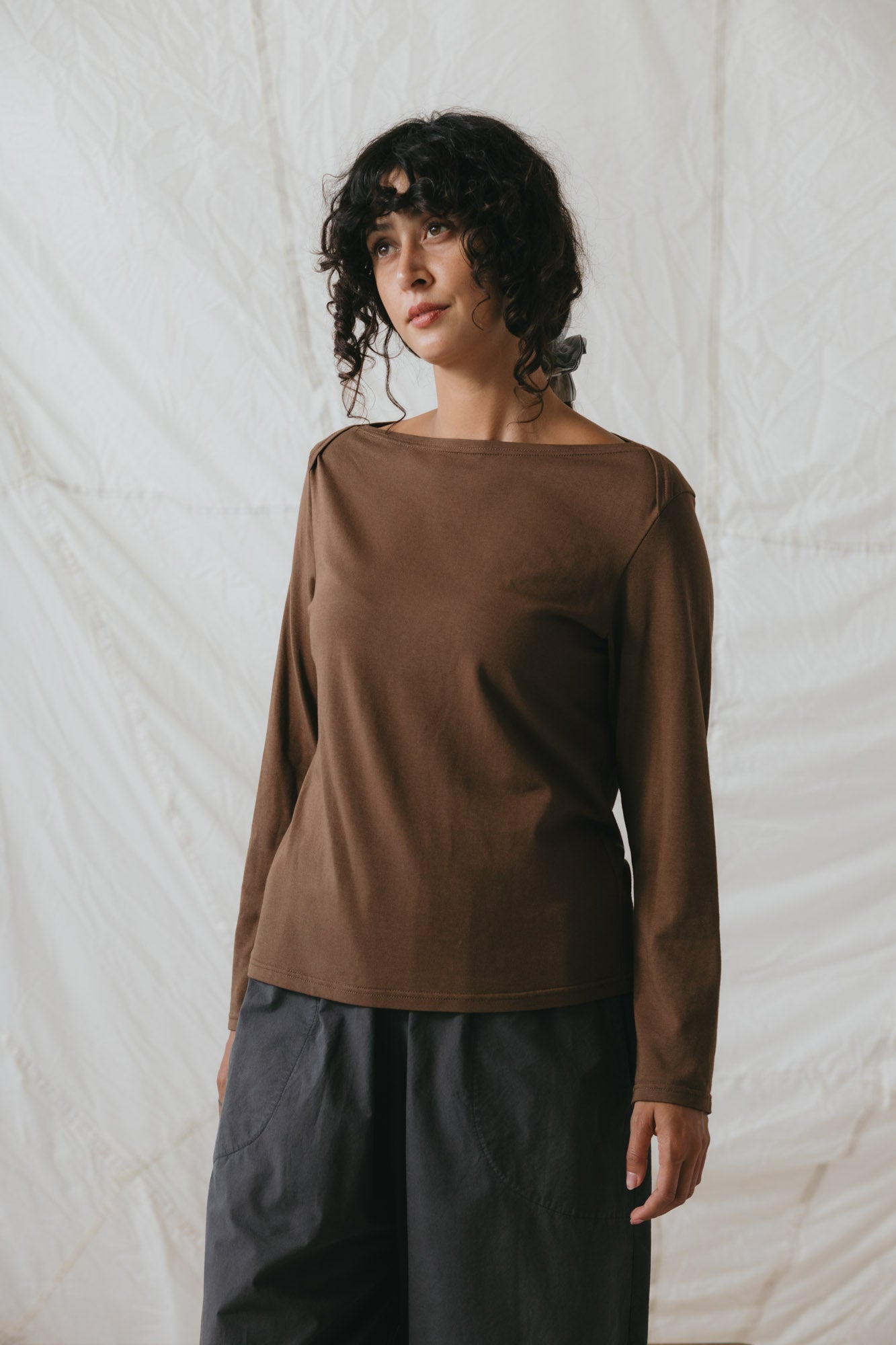 Boatneck Tee in Earth